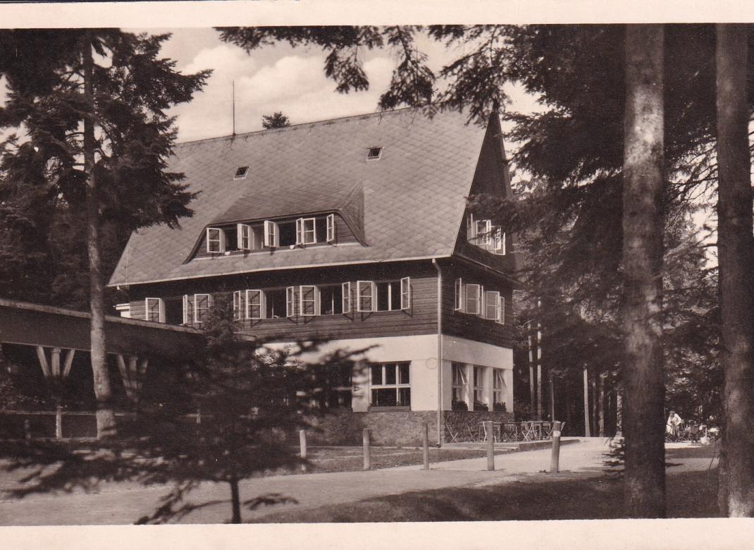 Moravský kras. Vzlet Turist. Chata na Macoše (1952)