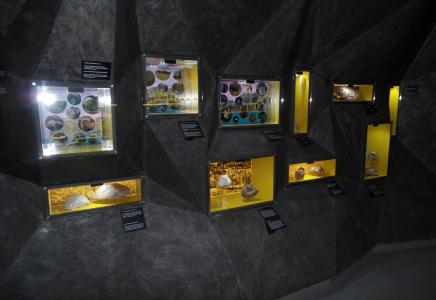 Jeskyně Výpustek - Expozice Jeskyně a lidé 