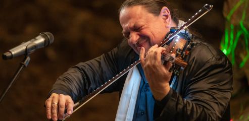 Koncert Jiří Erlebach: Panova flétna a housle v Mladečských jeskyních v pondělí 11. listopadu 2024