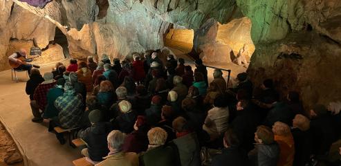 Koncert Jana-Matěje Raka v Mladečských jeskyních, 7. 4. 2025
